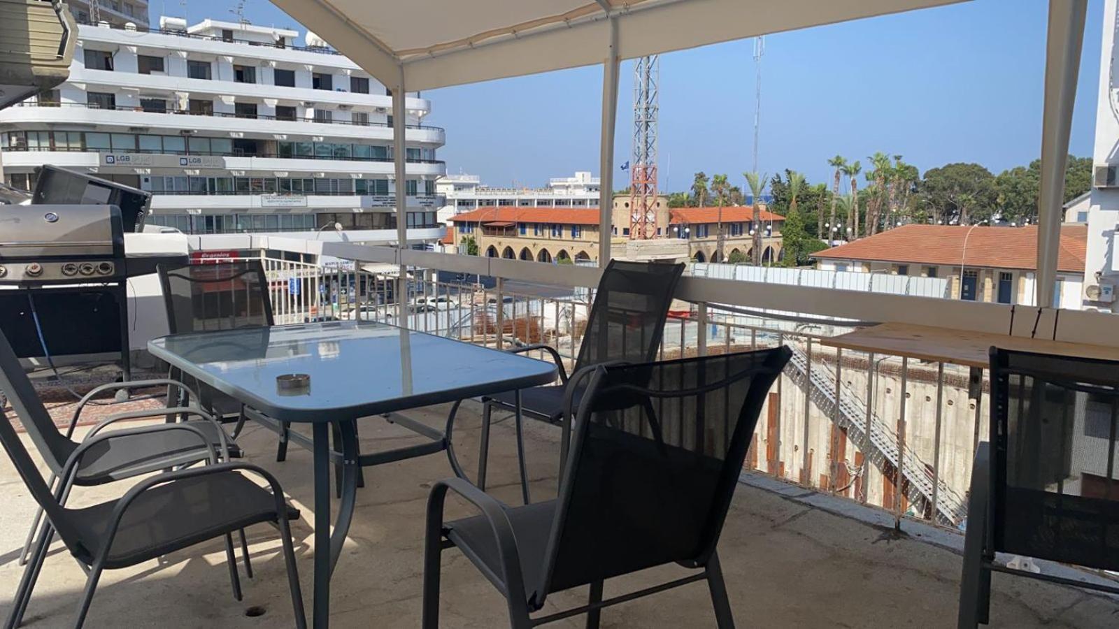 Unique City Hostel 100 Meters From Beach Larnaca Exteriér fotografie